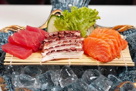 12 Mixtas (Salmón, Atún y Pulpo)
